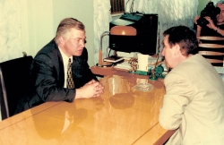 Зустріч Голови партії В. П. Щербаня з губернатором Харківської області О. Дьоміним. Харків. 1998 рік. 